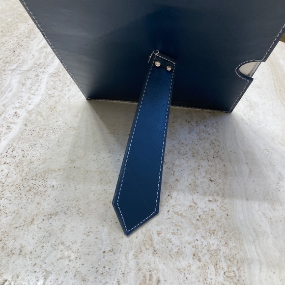 Royal Caribbean Radiance of the Seas 5x7 Picture Frame Blue Faux Leather - Picture 4 of 8